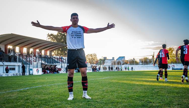 Alexis Vega deja Sporting y jugará en un equipo del Federal A