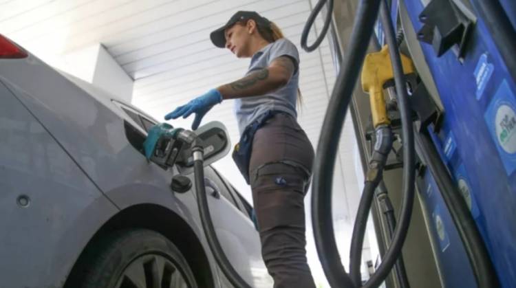  Por una actualización de impuestos, se viene una nueva suba en los combustibles