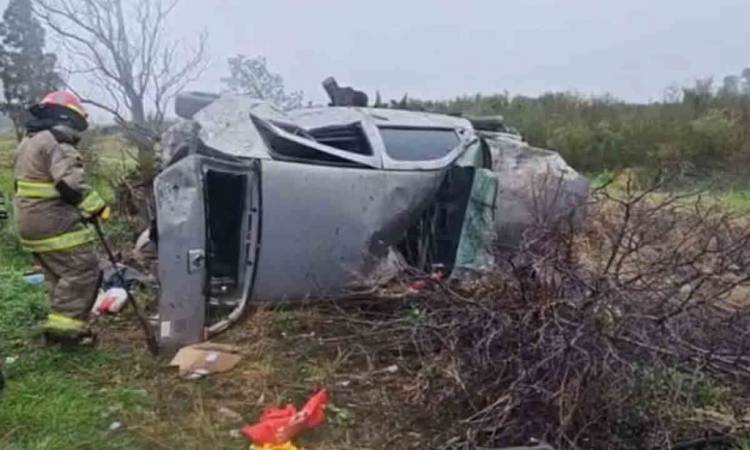 Impresionante vuelco de un auto en ruta 229, una persona resultó herida