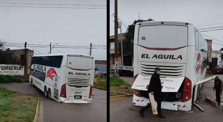 Un colectivo de larga distancia quedó varado en el Pasaje Giorno