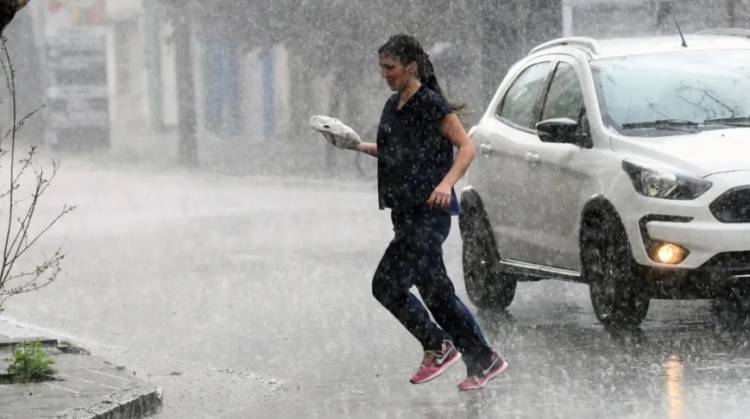 Alerta naranja por tormentas para este sábado en Coronel Rosales y la región