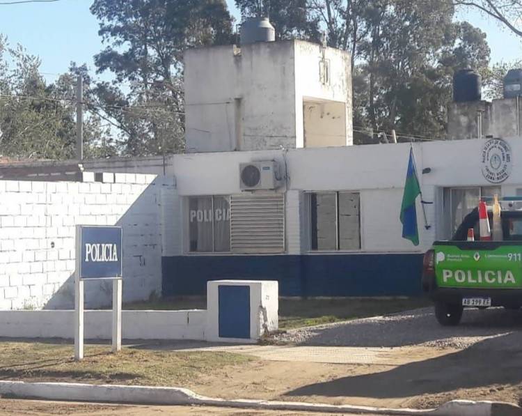 Un delincuente robó dos motos de un destacamento policial y fue aprehendido