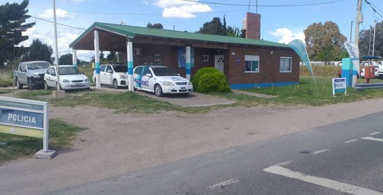 Un hombre intentaba esquivar un control policial en Villa Arias y le secuestraron más de 100kg de cables