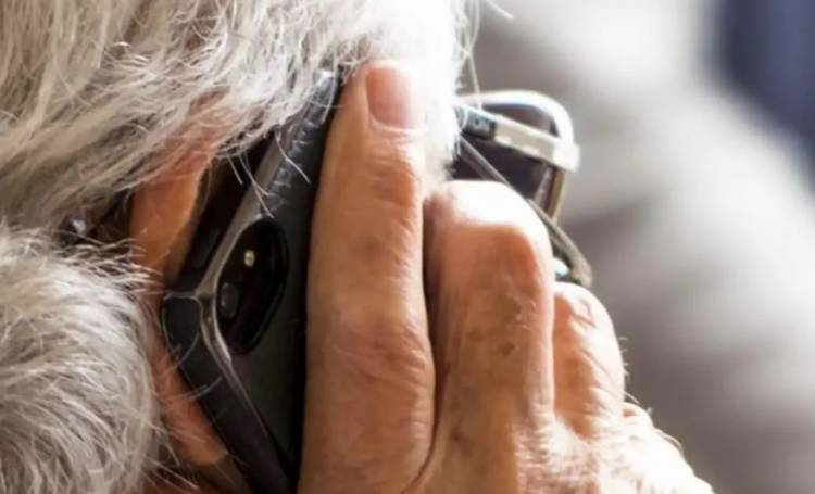 Le robaron a una abuela una importante cantidad de dinero mediante una estafa telefónica
