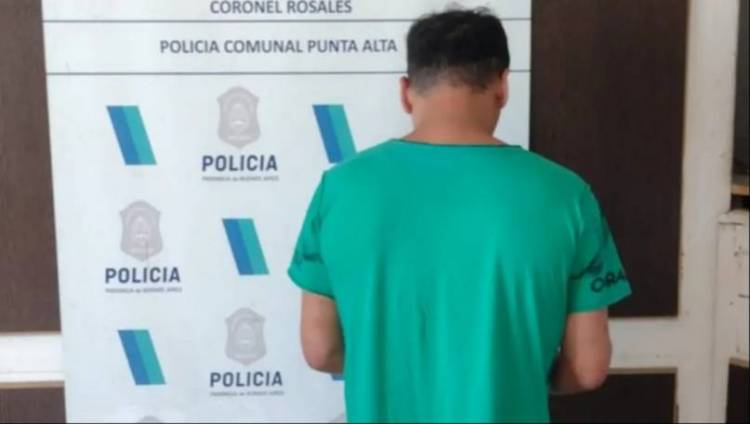 Un delincuente asaltó a tres jóvenes y les sacó una foto como amenaza para que no lo denuncien