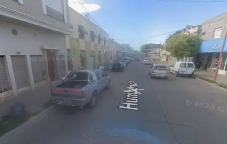Perros que atacan vehículos, ahora dañan los guardabarros de los autos