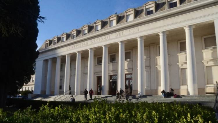 Becas y subsidios para ingresantes a la UNS: últimos días de inscripción