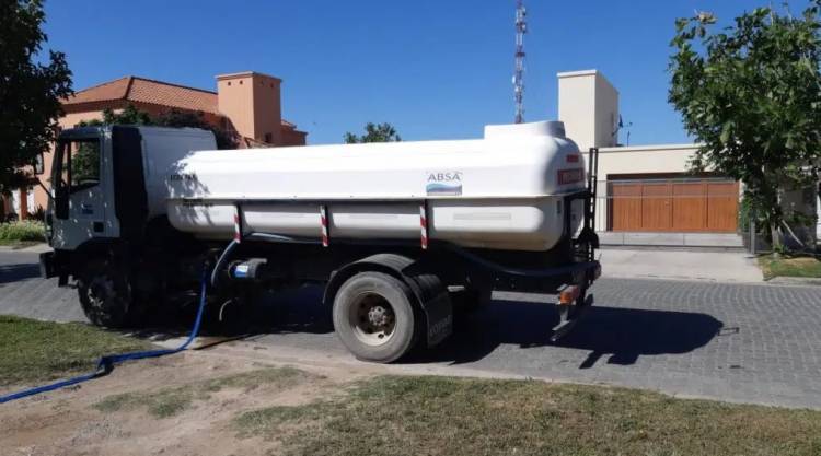Pasó más de 40 días en terapia tras caer de un techo cuando llenaba tanque con manguera de ABSA