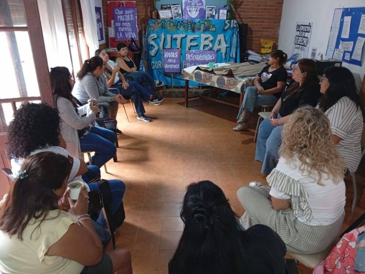 Hubo alto acatamiento al paro de docentes por el “Día internacional de la Mujer” en Coronel Rosales