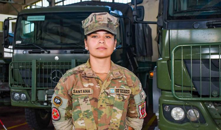 Primera mujer Infante de Marina en egresar con el mejor promedio de su promoción