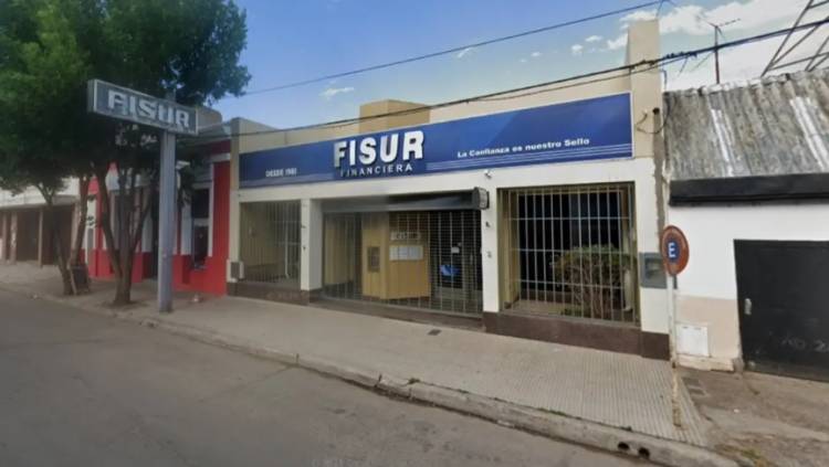 Vecinos reclaman sus ahorros frente a una financiera de Punta Alta