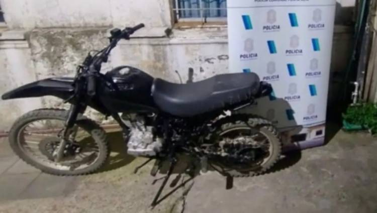 Hallaron abandonada una moto denunciada como robada
