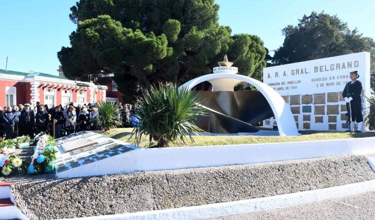 Se realizó la ceremonia central por el 44° aniversario del hundimiento del crucero ARA “General Belgrano”