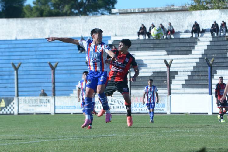 Liga del Sur: En un partido lleno de goles, Rosario empató ante Sansinena en el Coloso