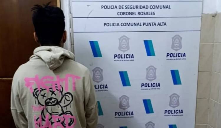 Un hombre tenía prohibido acercarse a la casa de su madre y lo detuvieron