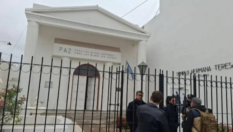Una disputa familiar por herencia deja a más de 1.000 fieles sin sus templos en Bahía y Punta Alta