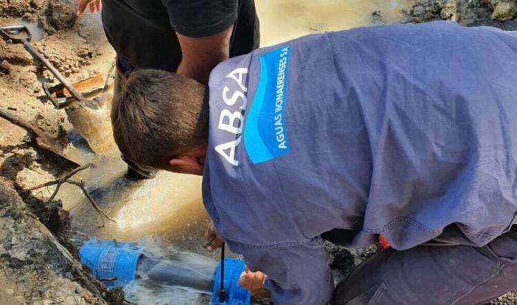 Este miércoles ABSA realizará trabajos en varias pérdidas de agua en Villa Arias