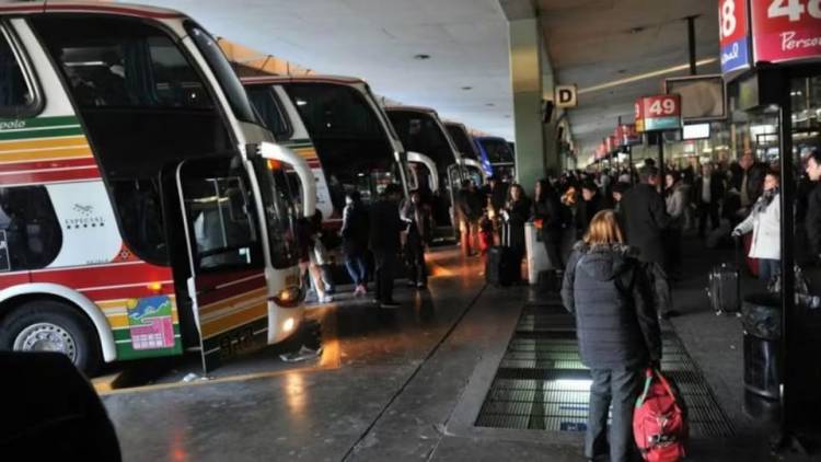 El Gobierno dejará de pagarle a empresas por pasajes gratuitos para personas con discapacidad