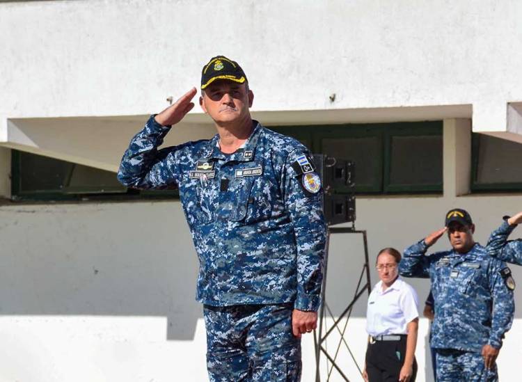 Comandante Martí Garro: “no comulgo con la idea de que ´hoy se están yendo todos de baja´”