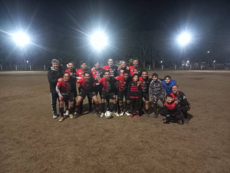 Sporting Senior goleó a Tiro y es puntero en soledad