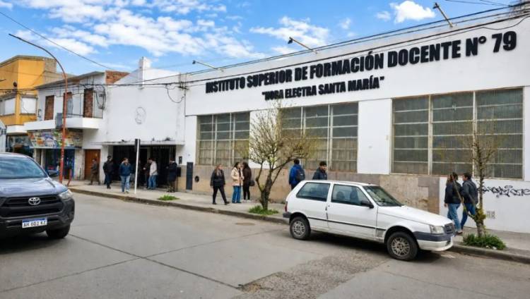 El Instituto Nº 79 deja huella con la formación de profesionales