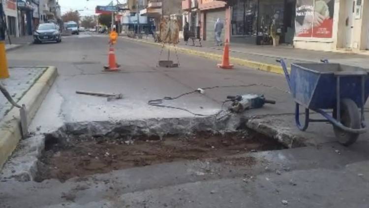 Eximen de tasas municipales a comerciantes de una cuadra del centro