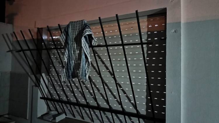 Un hombre fue aprehendido por causar daños en la vivienda de su expareja