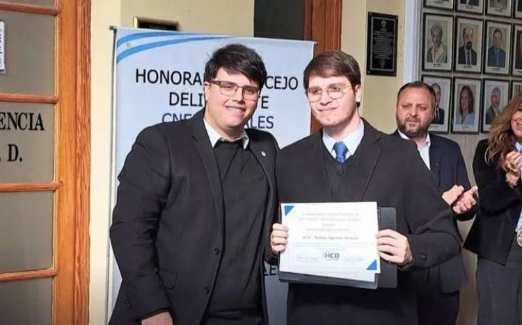 Matías Atencio, un joven puntaltense reconocido por su aporte a la ciencia y la medicina