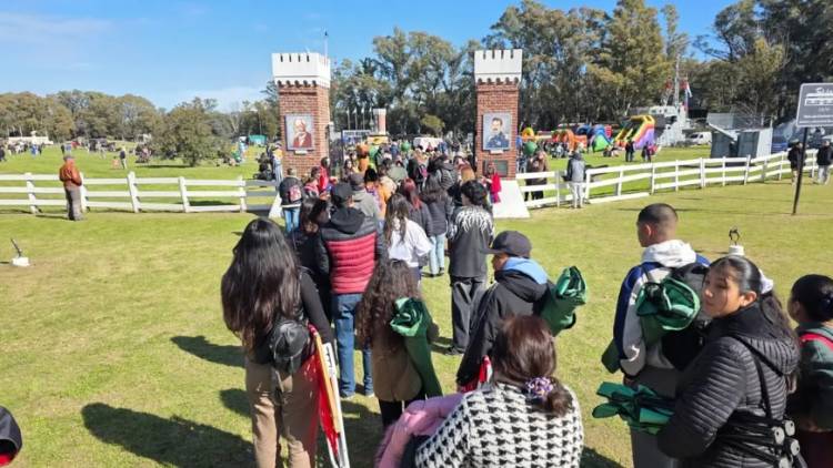 Una multitud festejó el Día del Niño organizado en Puerto Belgrano
