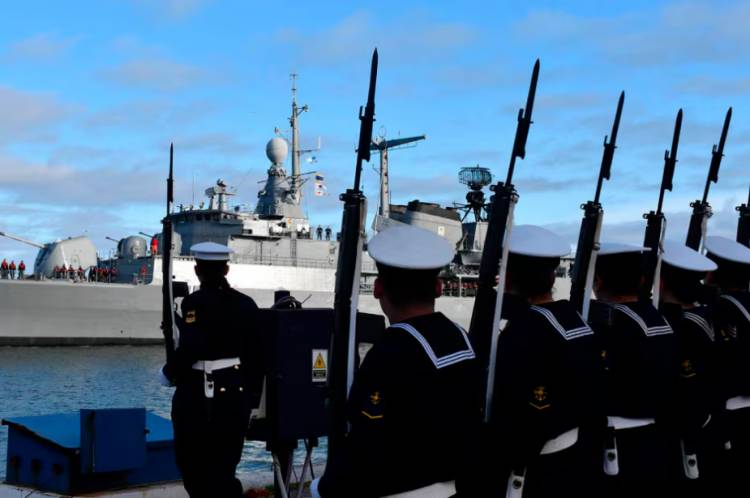 La Armada Argentina inició una investigación por irregularidades en la liquidación de haberes