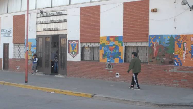 Se exigió la utilización urgente el dinero del Fondo Educativo para reparar la EES N° 1
