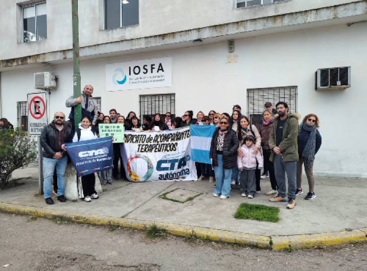 Acompañantes terapéuticos, en una situación “desgarradora“: suspenden prestaciones