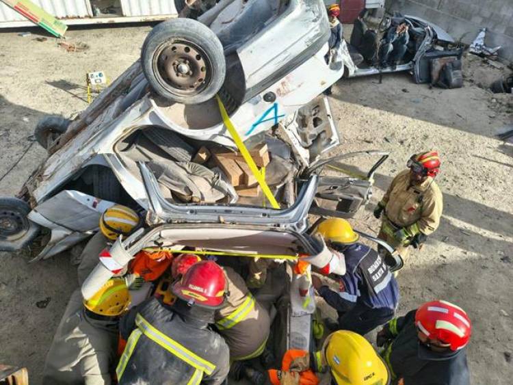 Capacitación de Bomberos Voluntarios en Rescate Vehicular Avanzado