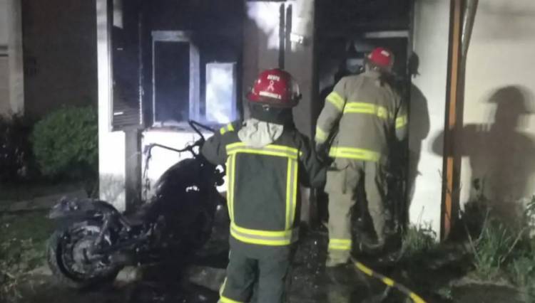 Punta Alta: se incendió una casa en el barrio Atepam