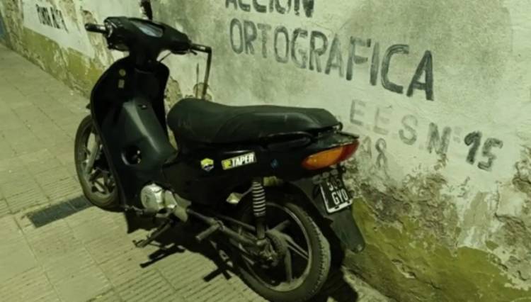 Atrapan a dos menores acusados de querer robar una moto
