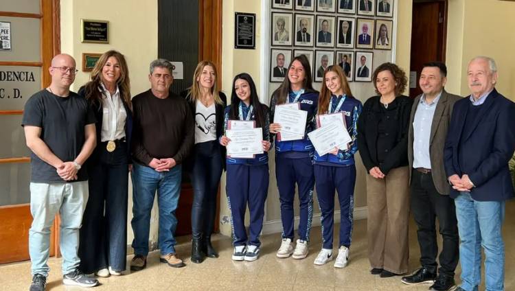 El Concejo Deliberante reconoció a las patinadoras rosaleñas que participarán en el Mundial de Patinaje