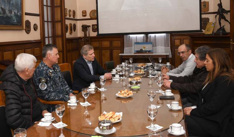 Senadores visitaron la Base Naval Puerto Belgrano