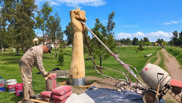 Metamorfosis sumó una escultura en el Paseo de las Mariposas