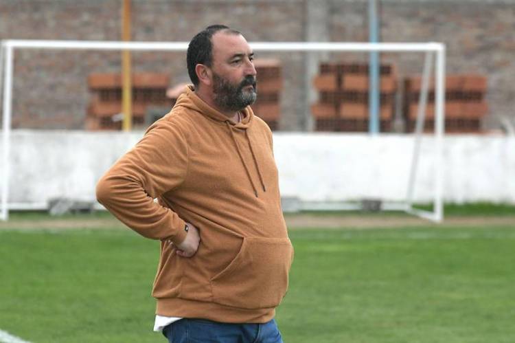 Rosario, en crisis: Gómez Peña no será el DT pero colaborará con el club junto a otros ex jugadores
