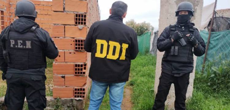Se realizaron dos allanamientos en simultáneo por el robo a la pañalera