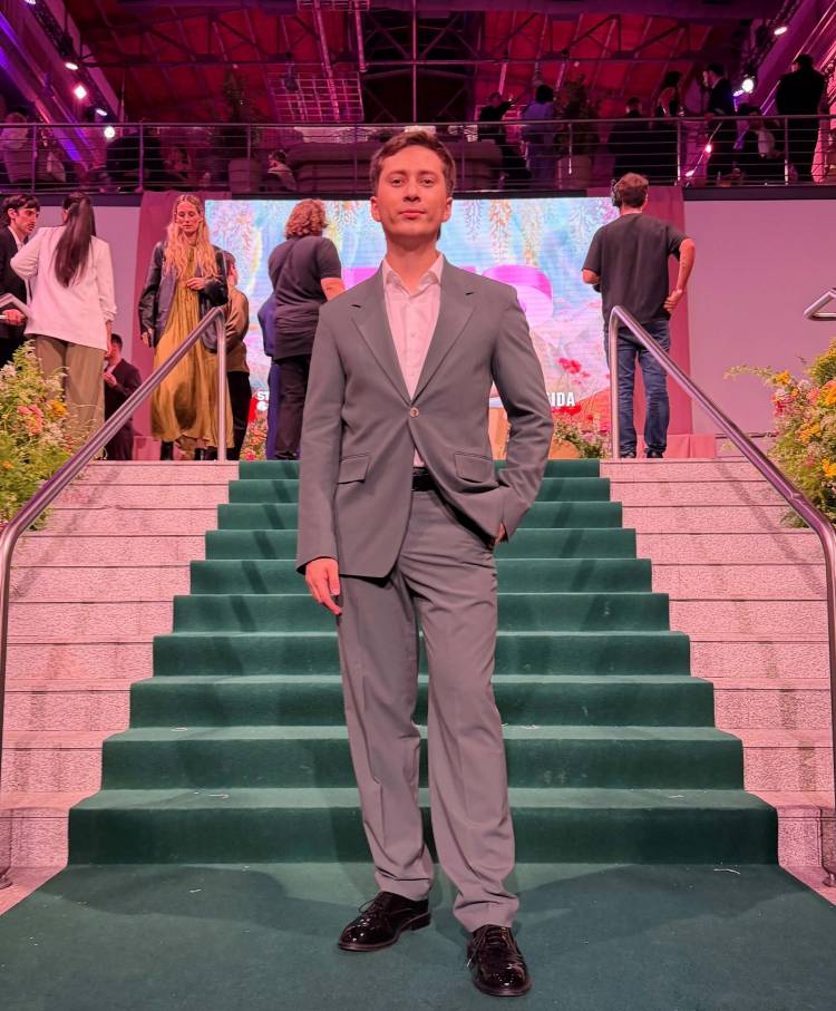 El creador de contenidos Puntaltense Cristian Rojas participó de los Premios Ídolo